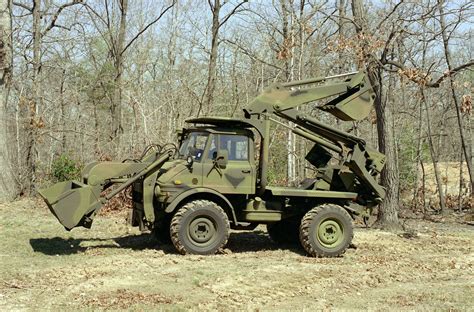 small emplacement excavator army